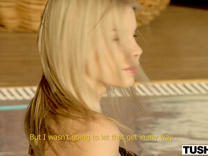 Кареглазая блондинка нежно трахается в попку, наслаждаясь сексом с новым другом