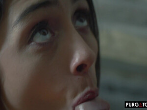 Эротичная монашка трахается в задний проход с пастырем