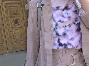 Пригласил на фотосессию студентку в очках и порвал ей узкую жопу